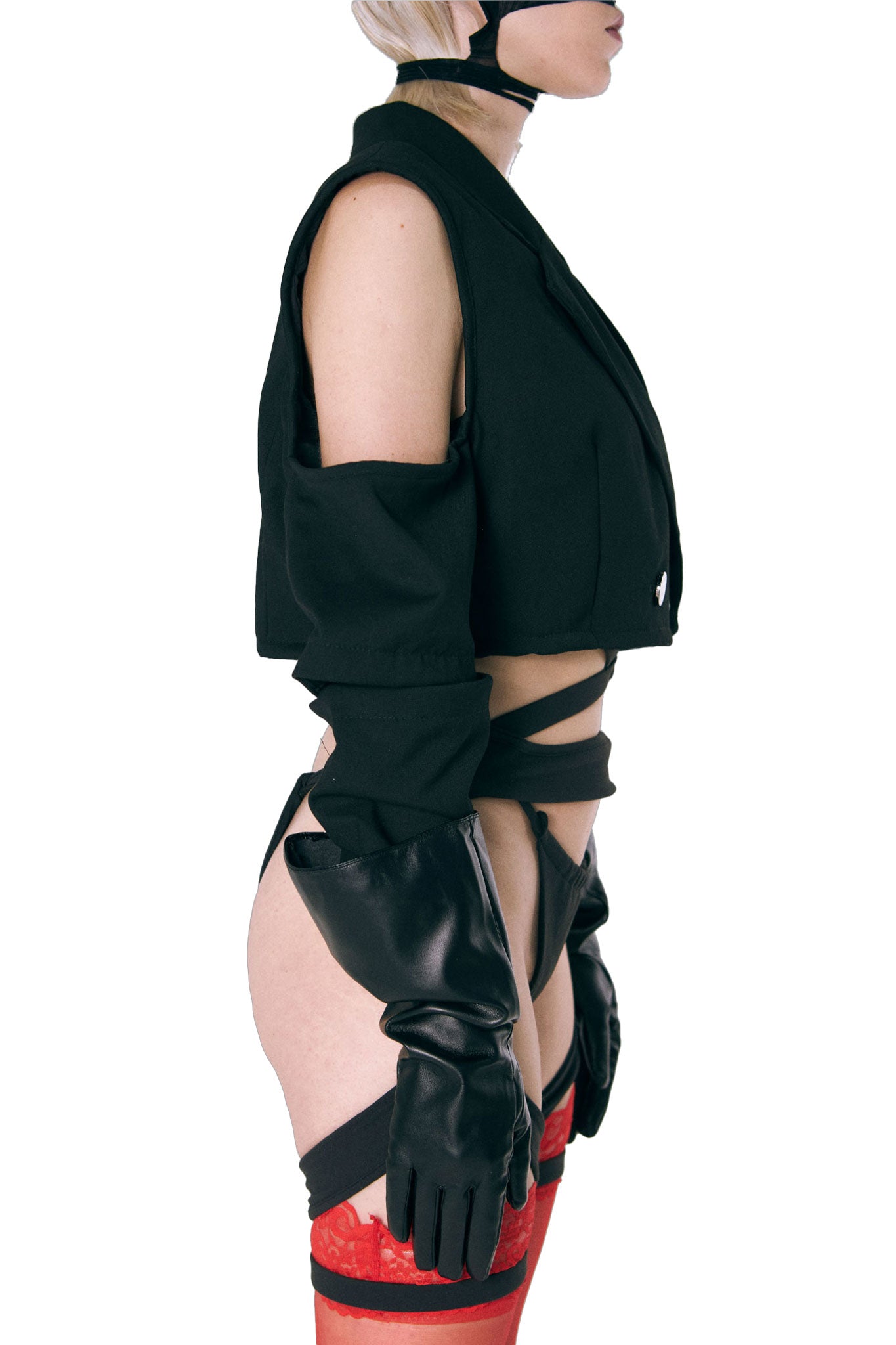ALWAYS ON THE GUESTLIST CROP BLAZER