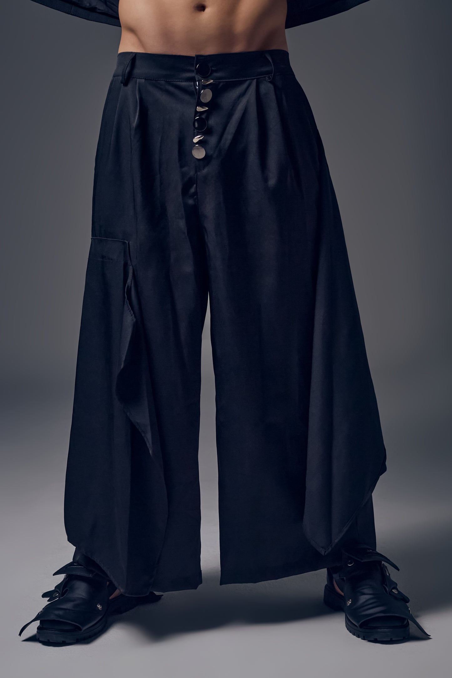 KURO TROUSERS