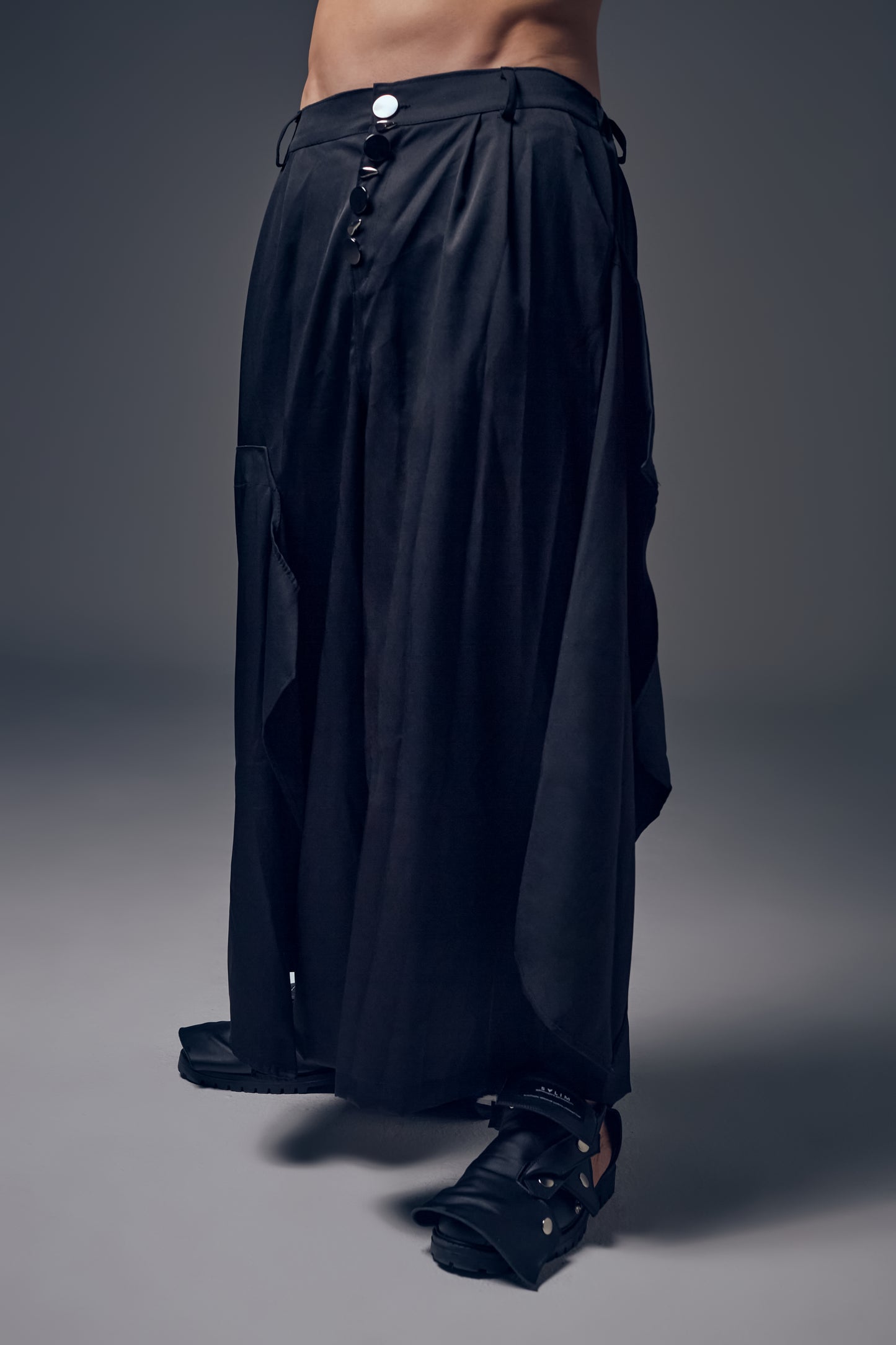 KURO TROUSERS