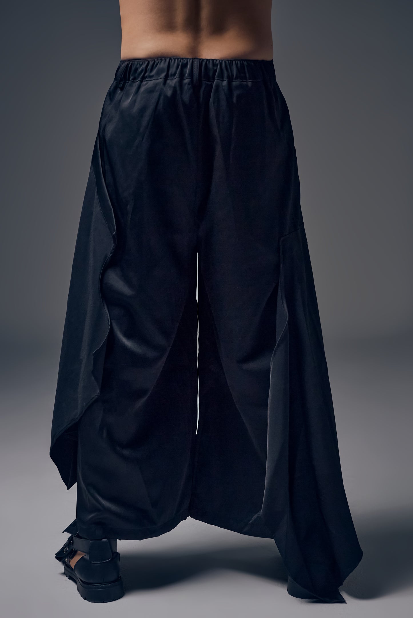 KURO TROUSERS
